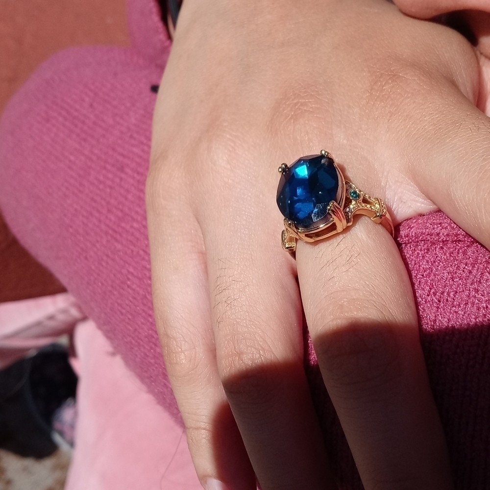 Ring size 8.5 gold plated oval cut blue circo circony luxury s…